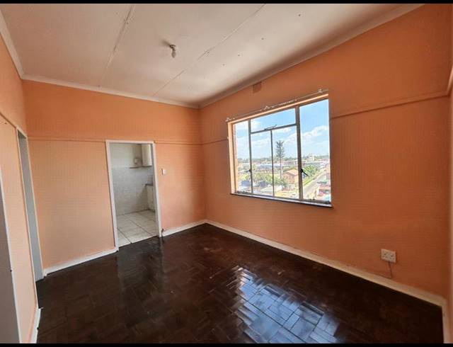 2 BEDROOM APARTMENT FOR SALE IN SPRINGS CENTRAL